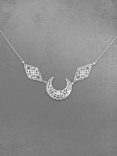 Hollow Out Moon Shaped Rhombus Head Chain