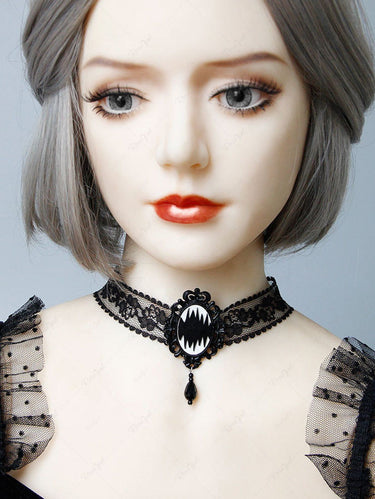 Magic Mirror Shaped Lace Pendant Choker Necklace