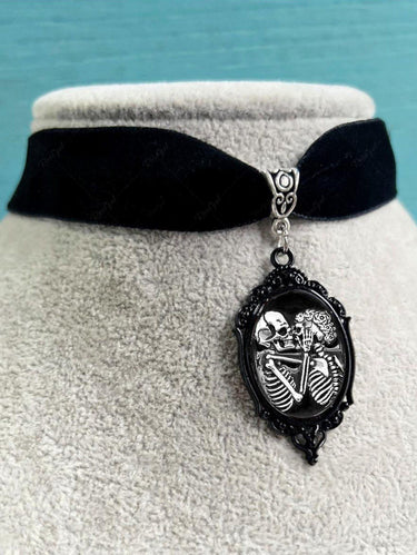Gothic Valentine's Day Skeleton Skull Lover's Pendant Necklace